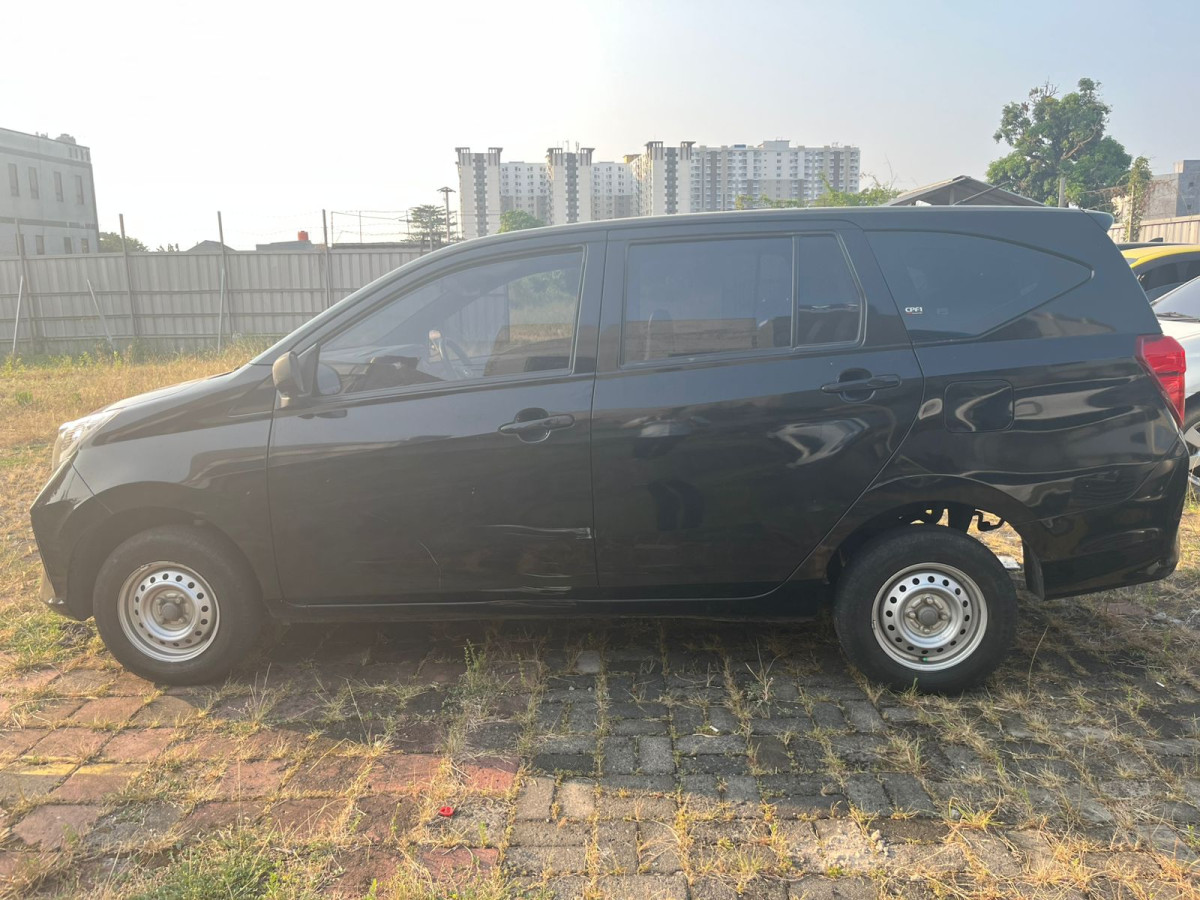 DAIHATSU  SIGRA  D