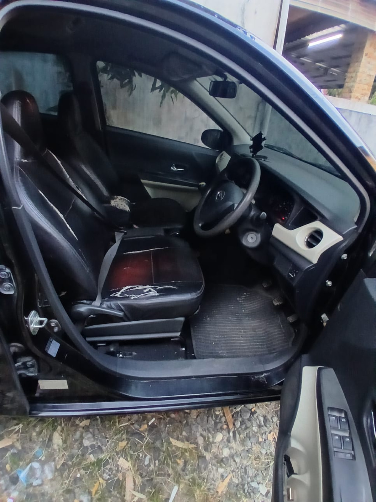 DAIHATSU SIGRA  R