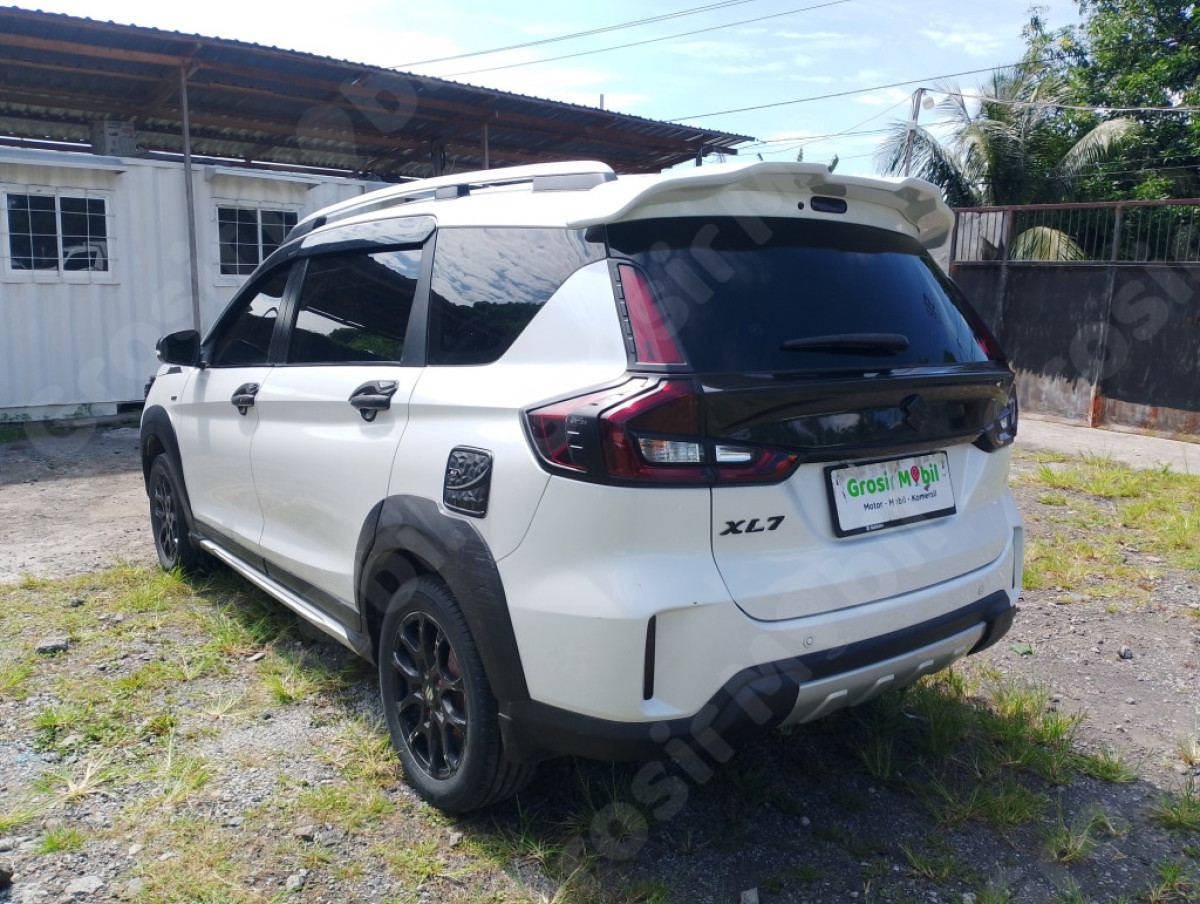 SUZUKI XL7