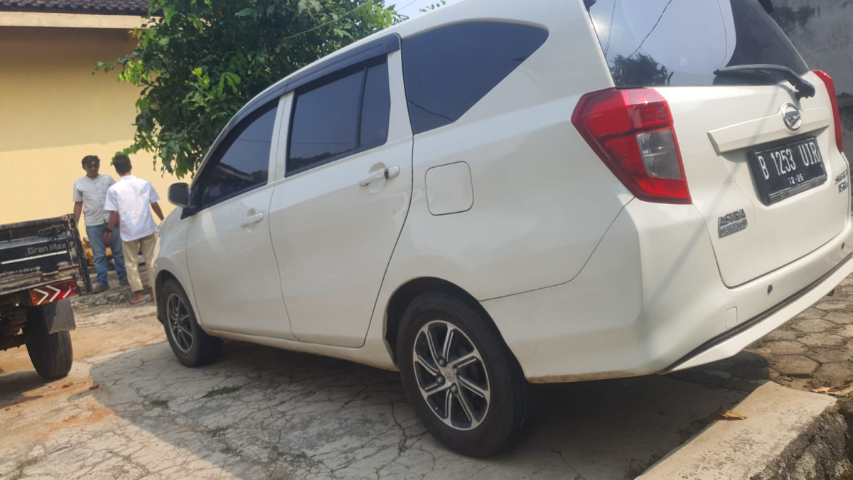 DAIHATSU  SIGRA  1.2 X