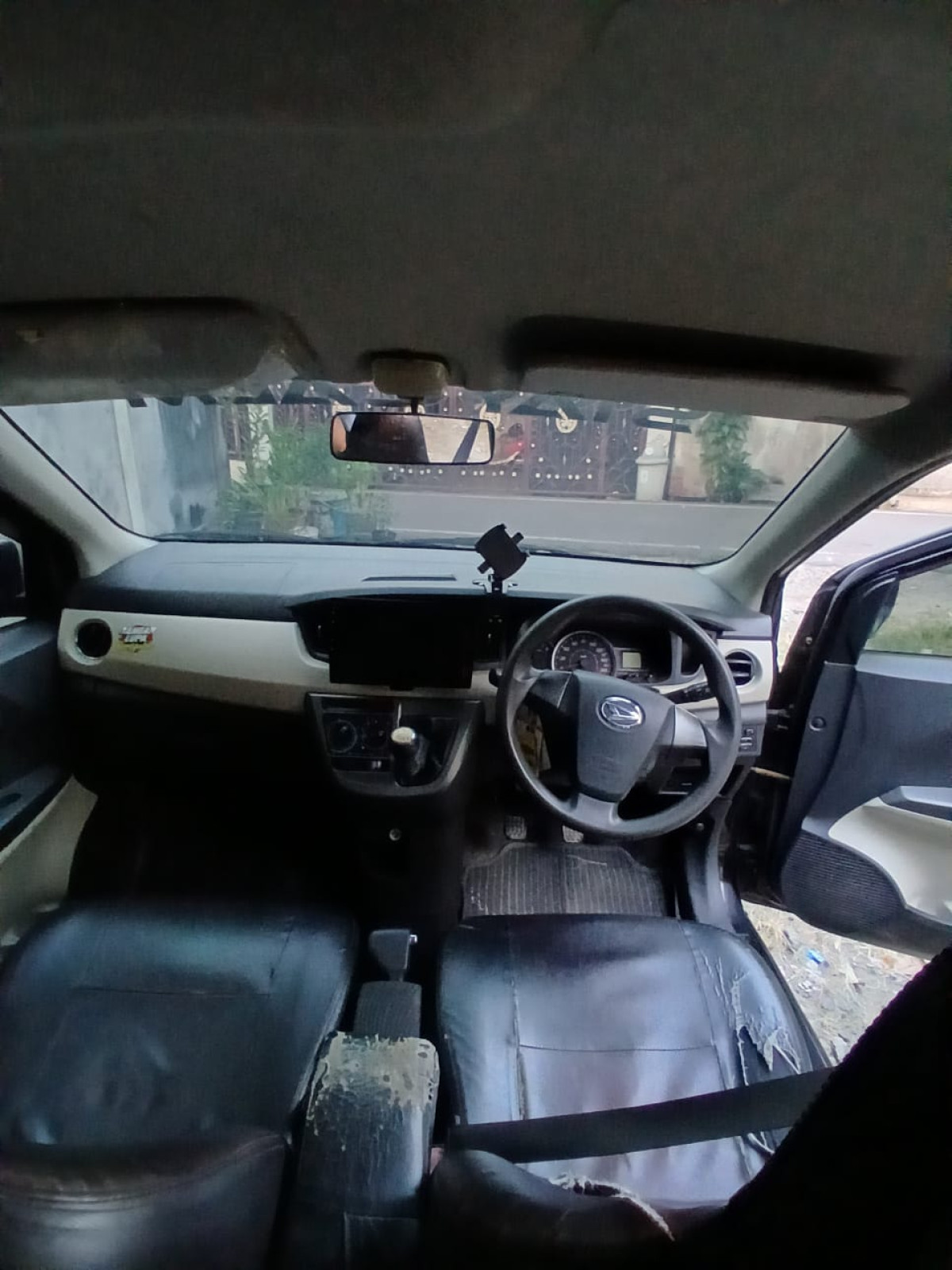 DAIHATSU SIGRA  R