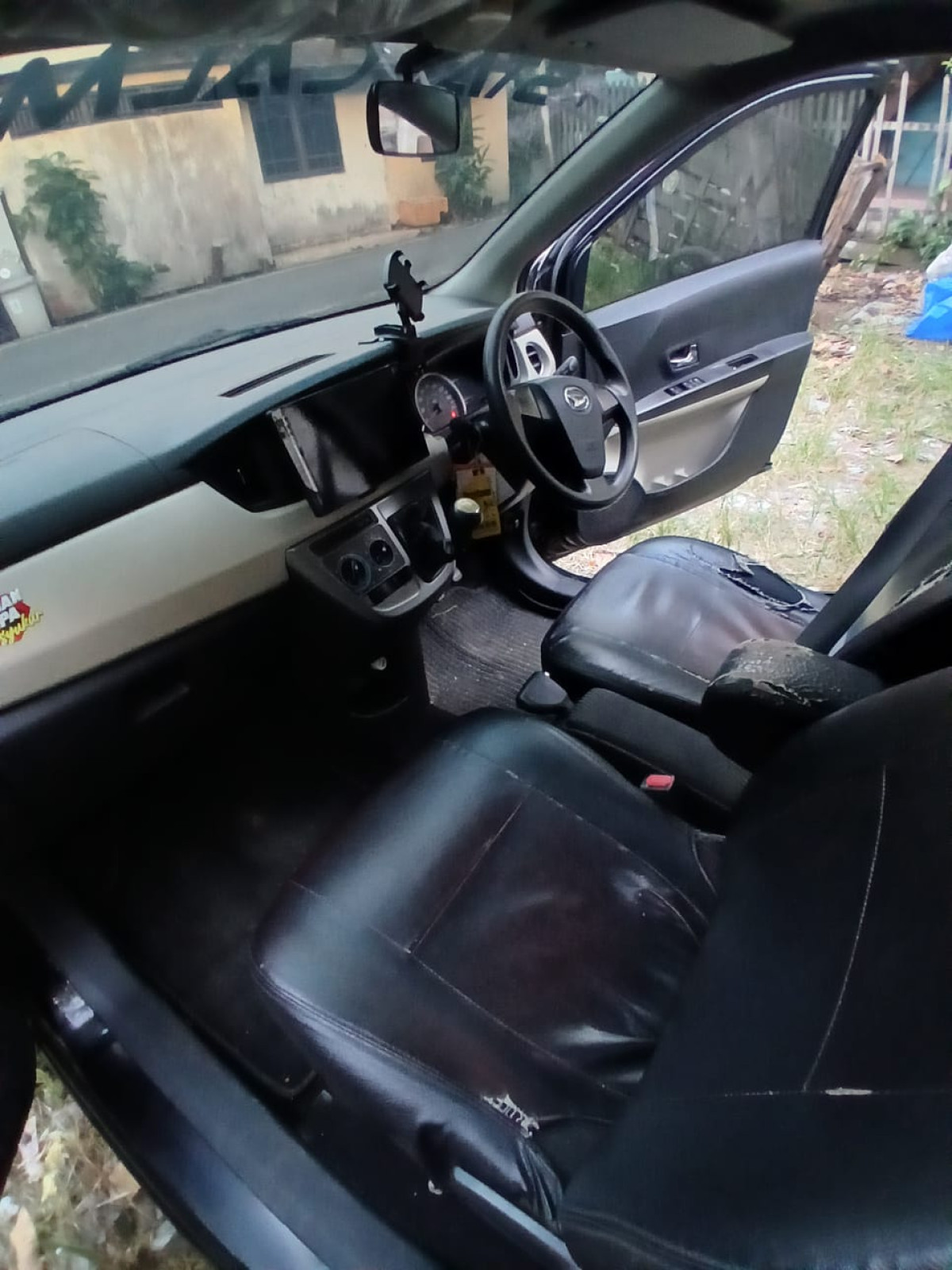 DAIHATSU SIGRA  R