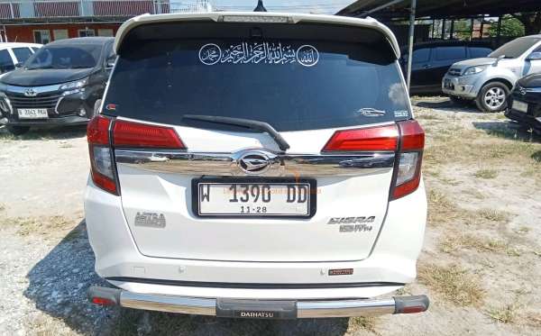 DAIHATSU SIGRA R