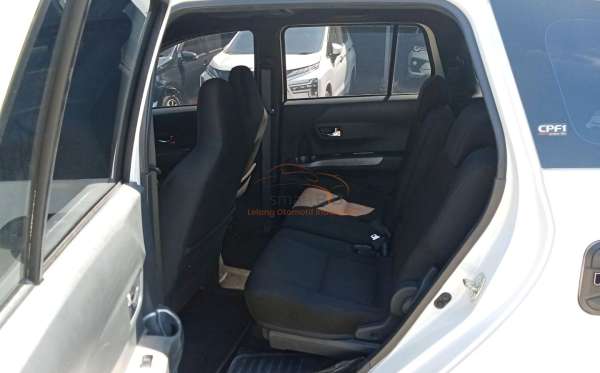 DAIHATSU SIGRA R