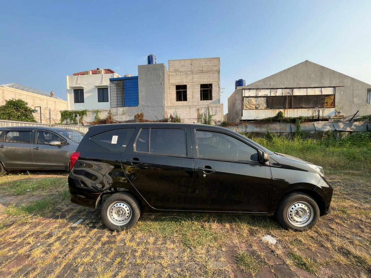 DAIHATSU  SIGRA  D