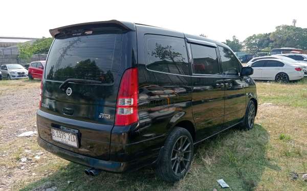 NISSAN SERENA HIGHWAY STAR