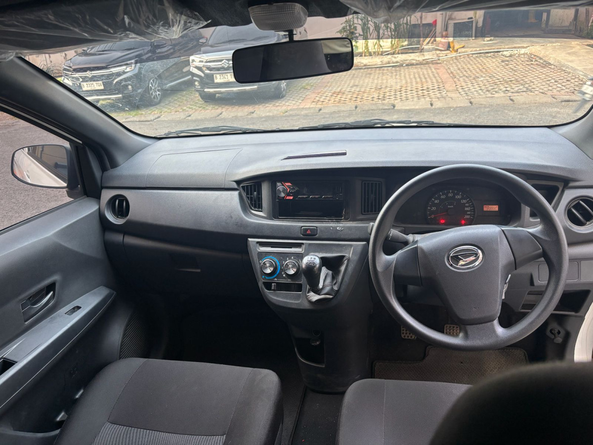 DAIHATSU SIGRA