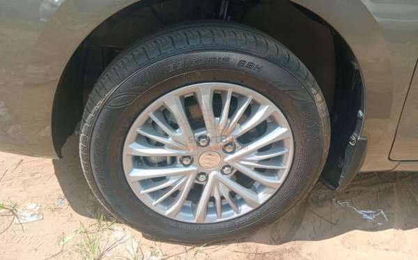 SUZUKI  ERTIGA