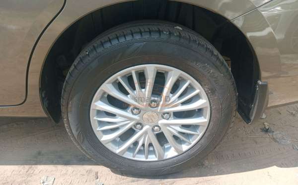 SUZUKI  ERTIGA
