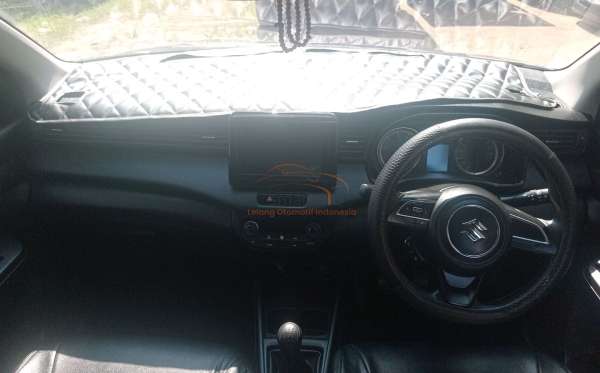 SUZUKI  ERTIGA