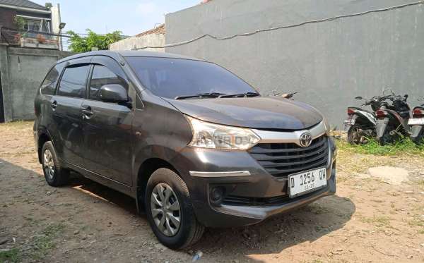 TOYOTA AVANZA 1.3 E