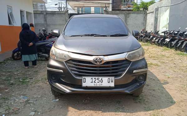 TOYOTA AVANZA 1.3 E
