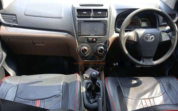 TOYOTA AVANZA 1.3 E