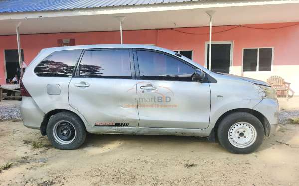 TOYOTA AVANZA 1.3 E