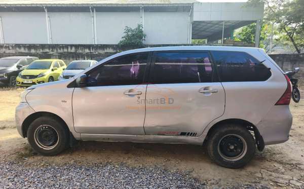 TOYOTA AVANZA 1.3 E