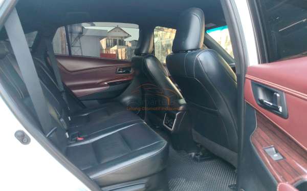 TOYOTA HARRIER 2.0 L