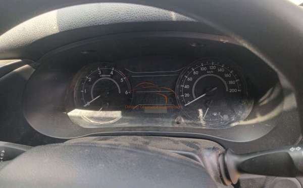 TOYOTA HILUX 2.4 E