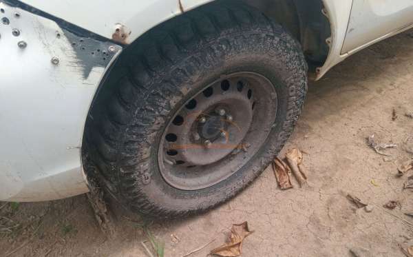 TOYOTA HILUX 2.4 E