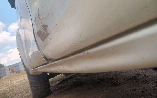 TOYOTA HILUX 2.4 E