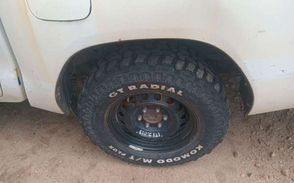 TOYOTA HILUX 2.4 E