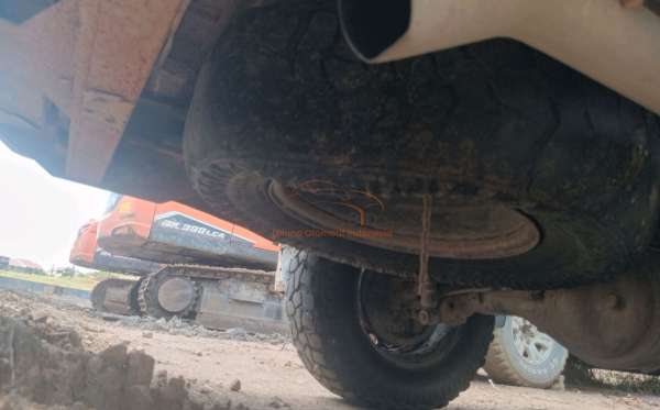 TOYOTA HILUX 2.4 E