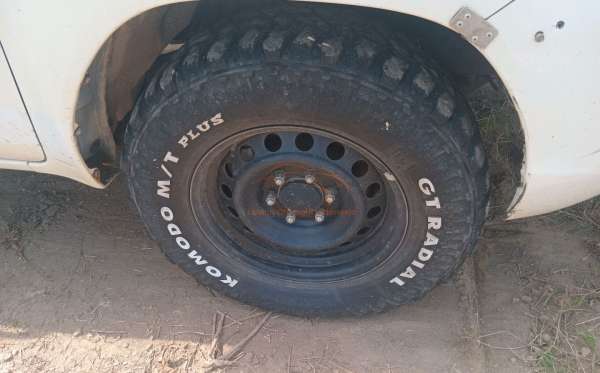 TOYOTA HILUX 2.4 E