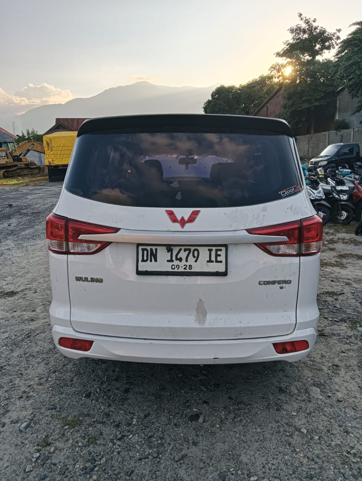 WULING  CONFERO  1.5 DB MY (4X2)