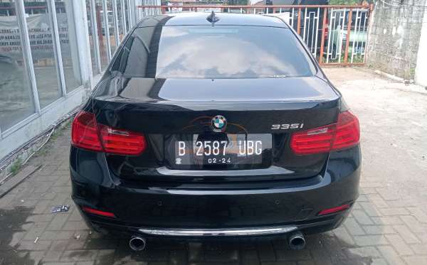 BMW 335i AT (CBU)