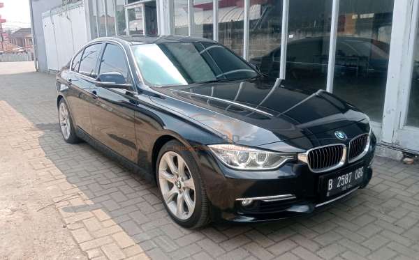 BMW 335i AT (CBU)