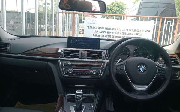 BMW 335i AT (CBU)