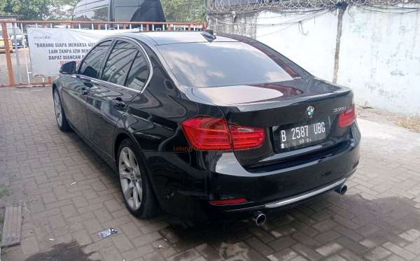 BMW 335i AT (CBU)