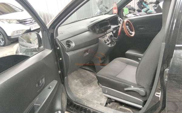 DAIHATSU  SIGRA  D