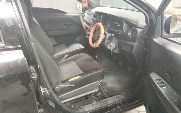 DAIHATSU  SIGRA  D