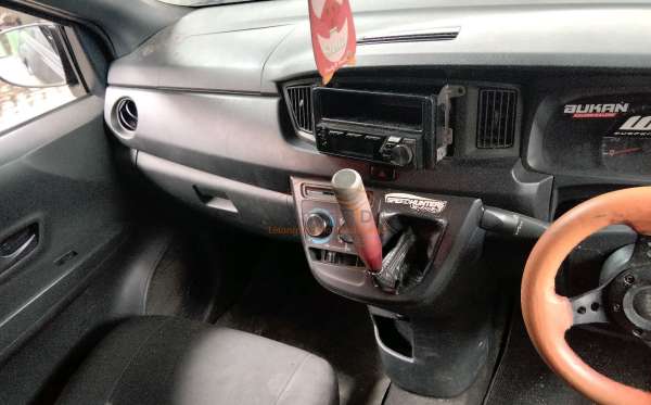 DAIHATSU  SIGRA  D