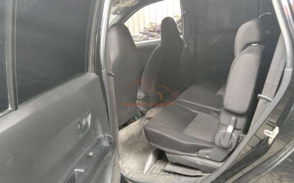 DAIHATSU  SIGRA  D