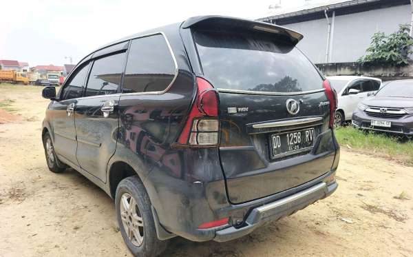 DAIHATSU  XENIA