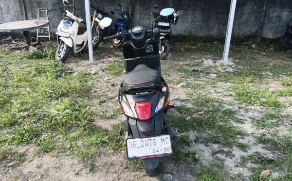 HONDA  GENIO