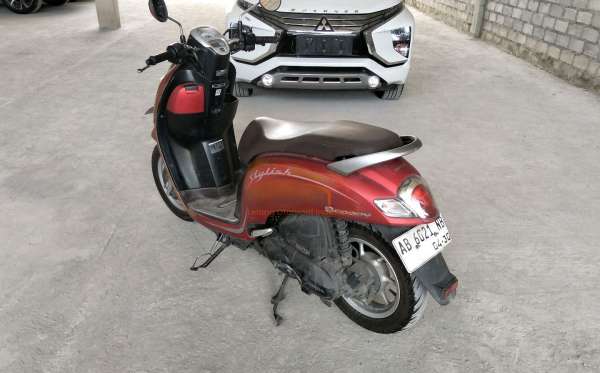 HONDA SCOOPY eSP STYLISH