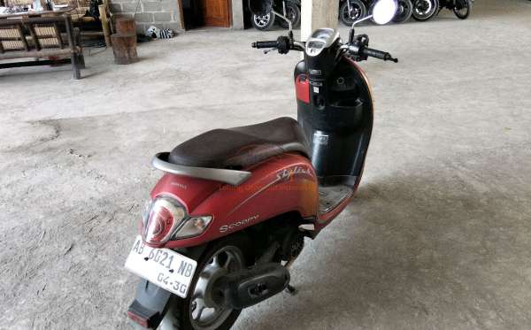 HONDA SCOOPY eSP STYLISH