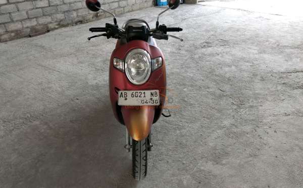 HONDA SCOOPY eSP STYLISH