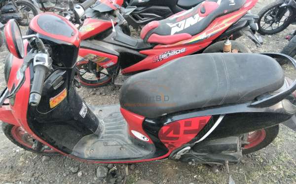 HONDA SCOOPY SPORTY