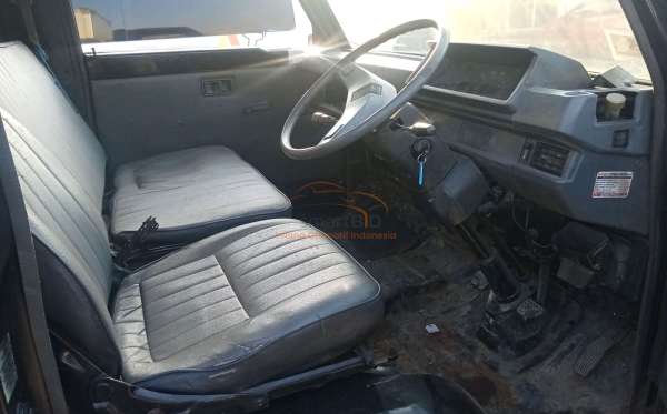 MITSUBISHI L 300