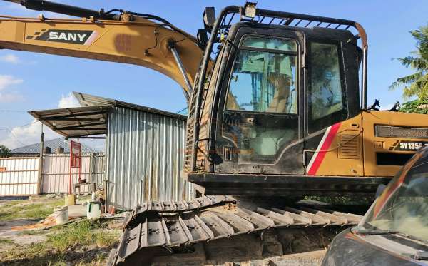 SANY EXCAVATOR SY135F