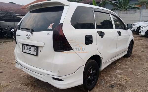 TOYOTA AVANZA
