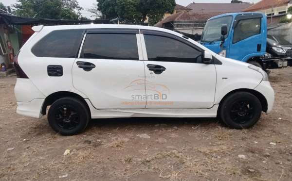 TOYOTA AVANZA