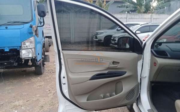 TOYOTA AVANZA