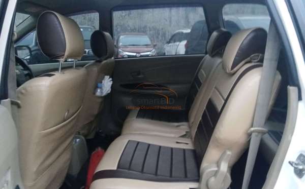 TOYOTA AVANZA