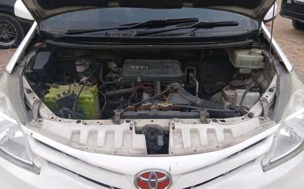 TOYOTA AVANZA