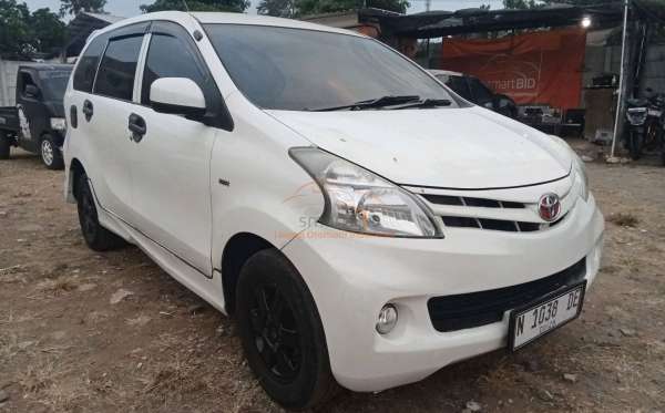 TOYOTA AVANZA