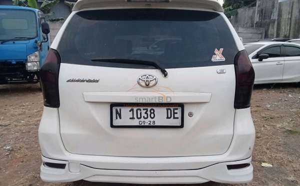 TOYOTA AVANZA